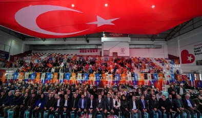 AK Parti Bayraklı 6. Olağan İlçe Kongresi yapıldı